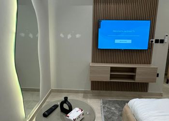 استديو بسرير ماستر وجلسة جانبية