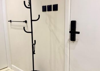 استديو بدخول ذاتي وتصميم هادئ