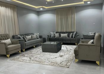 شقة بصالة مريحة وغرفتين نوم 