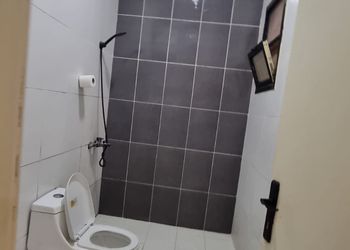 شقة بغرفة معيشة وغرفتين نوم 