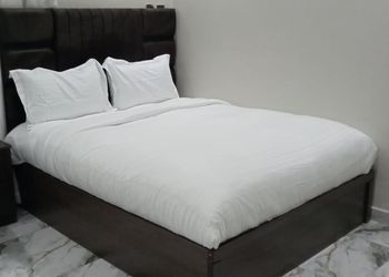 استديو بسرير ماستر وجلسة جانبية 