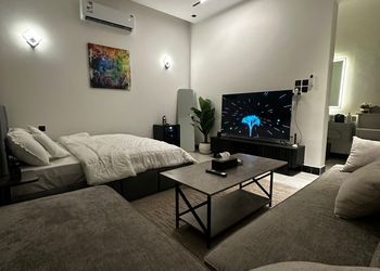 استديو هادئ بدخول ذاتي 