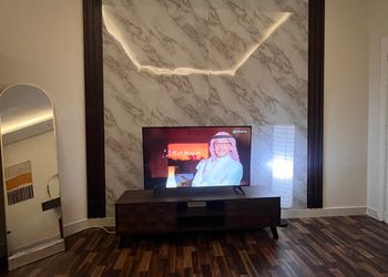 استديو بأثاث مريح وبسيط 