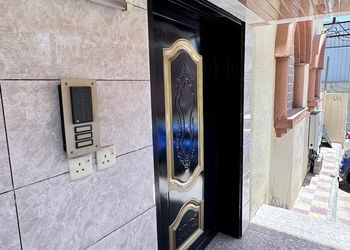 شقة بغرفتين نوم وصالة 