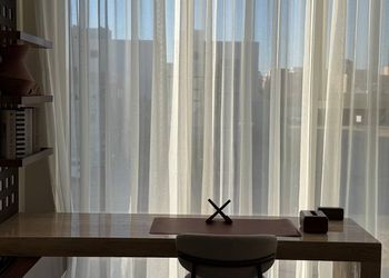 استديو هادئ بسرير ماستر