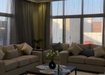 شاليه بمسبح خارجي بجاجز