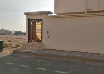 شقة بثلاث غرف نوم وصالة