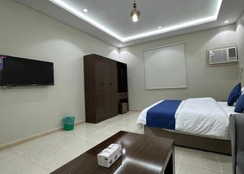 استديو بسرير ماستر 