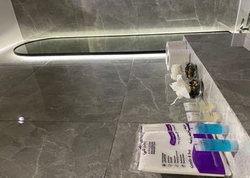 استديو بسرير ماستر وجلسة جانبية 