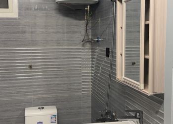 استديو بأثاث مريح وبسيط 