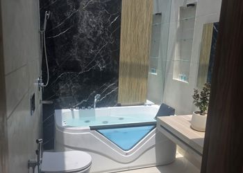 شاليه بمسطح اخضر وجلسة خارجية