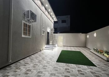 شاليه بمسطح اخضر