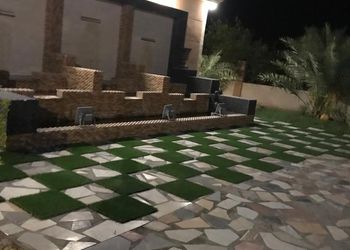 استراحة بمسبح داخلي والعاب اطفال (قسمين)