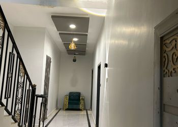استديو بسرير ماستر وجلسة جانبية