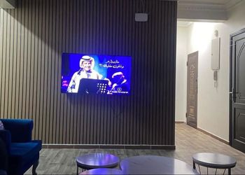 شقة بغرفة معيشة وغرفة نوم 
