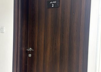 شقة بغرفتين نوم وأثاث مريح