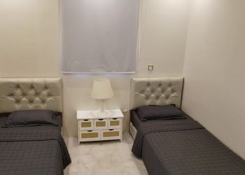 شالية بجلسة خارجية والعاب اطفال
