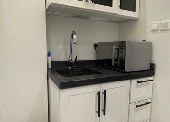 استديو بسرير ماستر وجلسة جانبية 