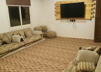 استراحه بمسبح خارجي واطلاله على الجبل