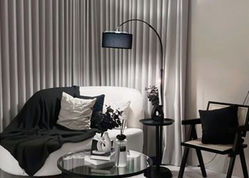 استديو بسرير ماستر وجلسة جانبية