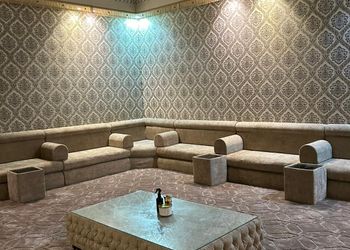 استراحة بمسبح خارجي وجلسة خارجية