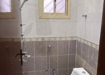 شقة بغرفة معيشة وغرفة نوم 