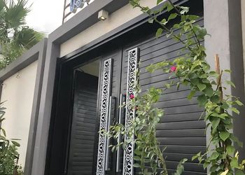 استراحة بإطلاله على حديقه ومسبح