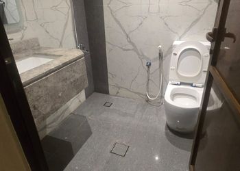 شقة بغرفة جلوس وغرفتين نوم 