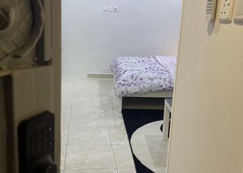 استديو بسرير ماستر و جلسة جانبية 