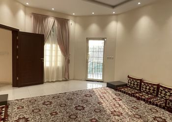 استراحة بملعب كره قدم وسله 