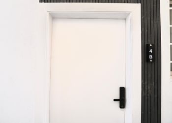 استديو بسرير ماستر وجلسة جانبية
