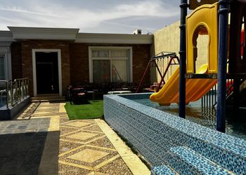 شاليه بألعاب مائية ومسبح