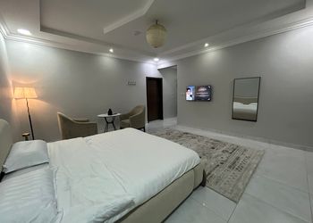استديو بسرير ماستر 