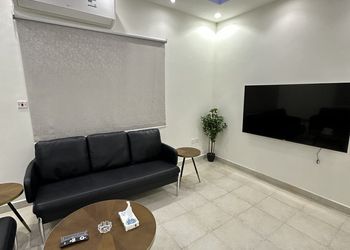 شقة بغرفة معيشة وغرفة نوم 