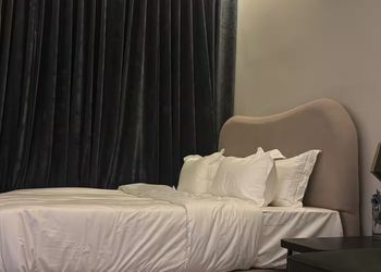 استديو بسرير ماستر وجلسة جانبية 