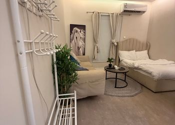 استديو هادئ بدخول ذاتي 