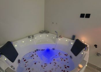 استديو بسرير ماستر
