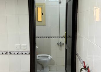 استديو بسرير ماستر وأثاث مريح 