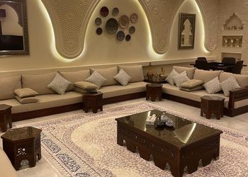 شالية بمجلس مطل على المسبح 