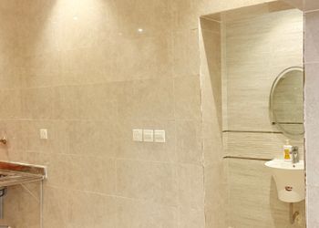 غرفة بسريرين مفردة داخل مزرعة 
