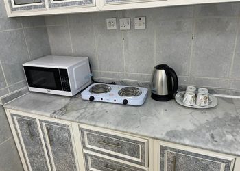 شقة بصالة و غرفة نوم 