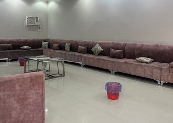 استراحة بمسطح اخضر ومجالس