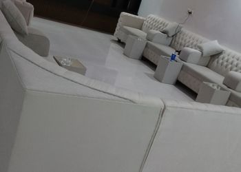 شاليه بجلسة خارجية ومسبح 