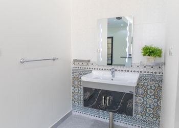 شاليه بمسبح بألعاب مائية