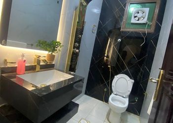 شقة انيقة بصالة وغرف نوم 