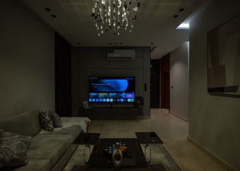 شقة بصالة وثلاث غرف نوم