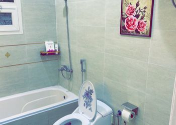 استديو بأثاث مريح وبسيط