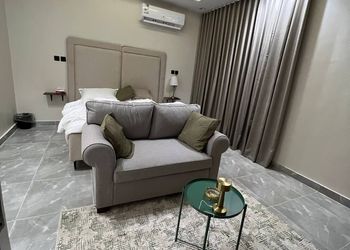 استديو هادئ بسرير ماستر 
