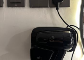 استديو بأثاث مريح وبسيط