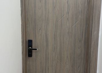شقة بغرفة معيشة وغرفتين نوم 
